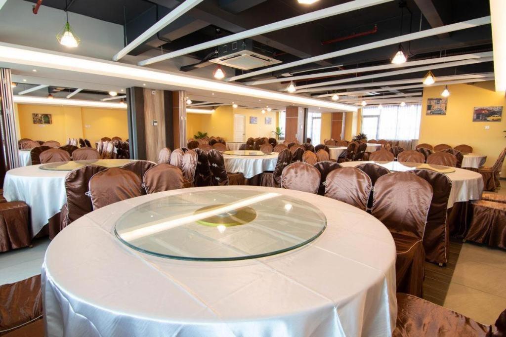 Higher Hotel Bandar Seri Begawan Bagian luar foto