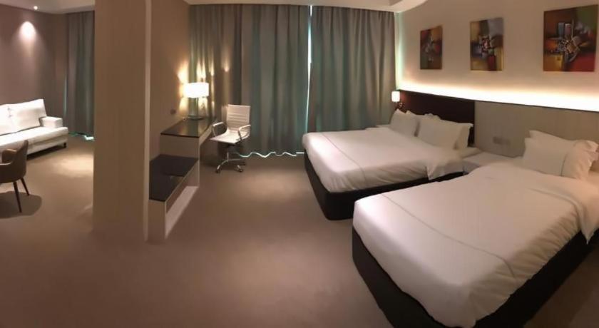 Higher Hotel Bandar Seri Begawan Bagian luar foto
