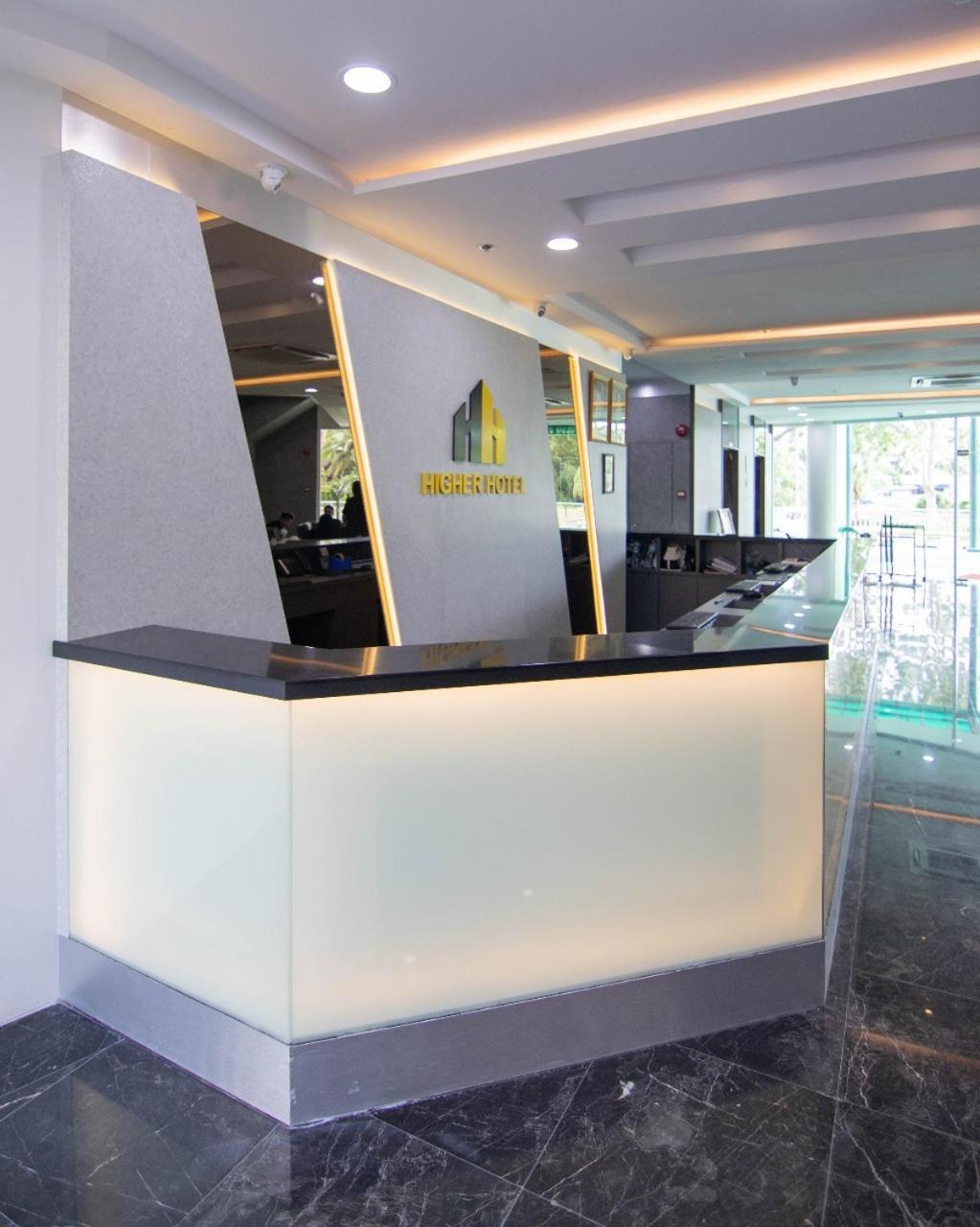 Higher Hotel Bandar Seri Begawan Bagian luar foto
