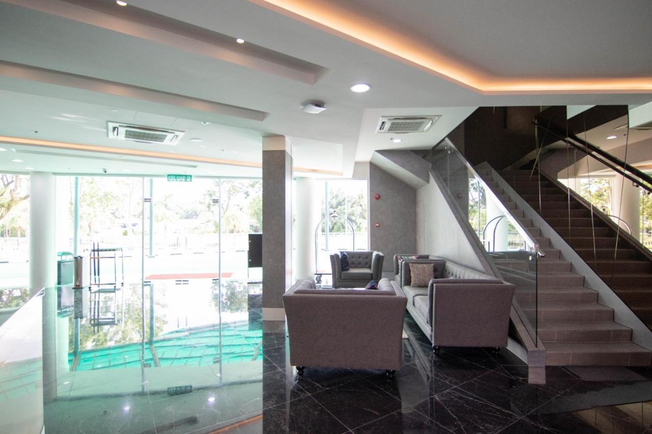 Higher Hotel Bandar Seri Begawan Bagian luar foto