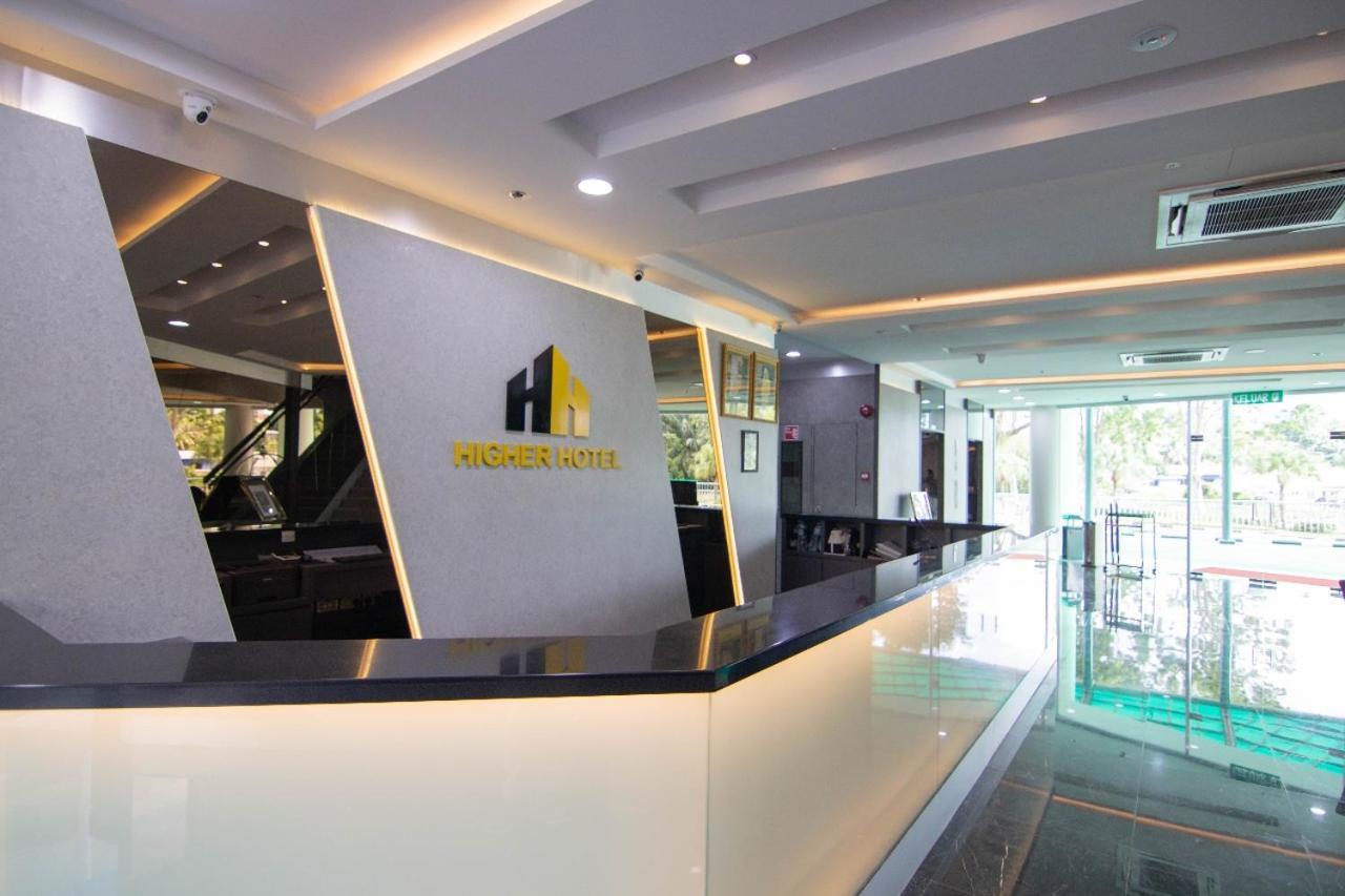 Higher Hotel Bandar Seri Begawan Bagian luar foto