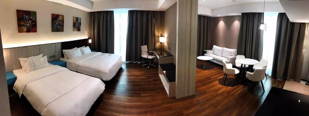 Higher Hotel Bandar Seri Begawan Bagian luar foto