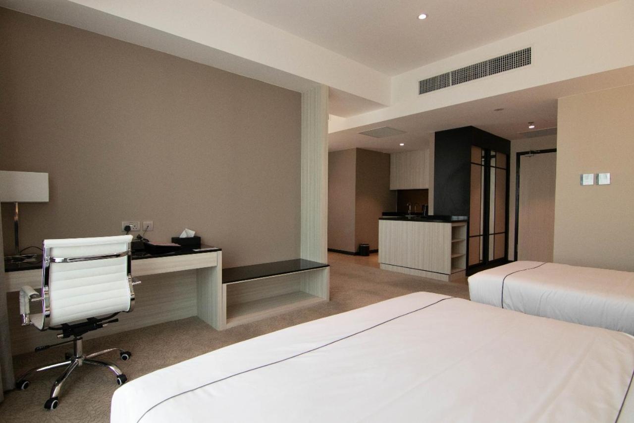 Higher Hotel Bandar Seri Begawan Bagian luar foto