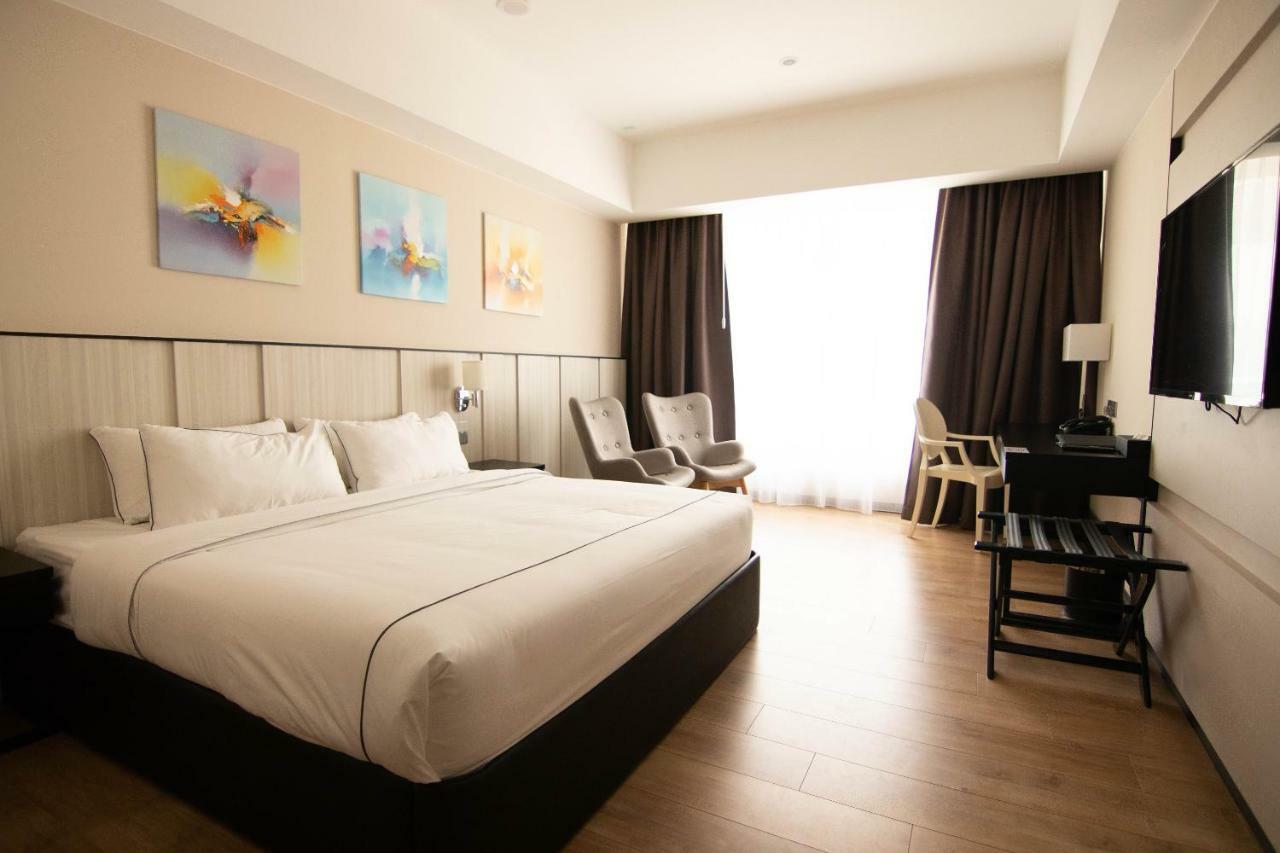 Higher Hotel Bandar Seri Begawan Bagian luar foto
