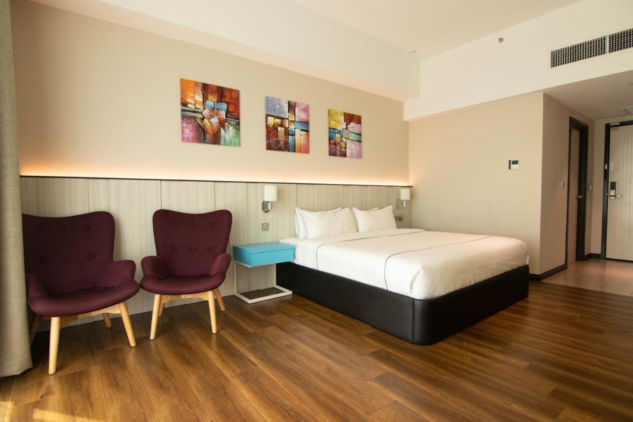 Higher Hotel Bandar Seri Begawan Bagian luar foto